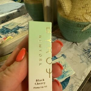 BYROE Newyork black cherry lip oil